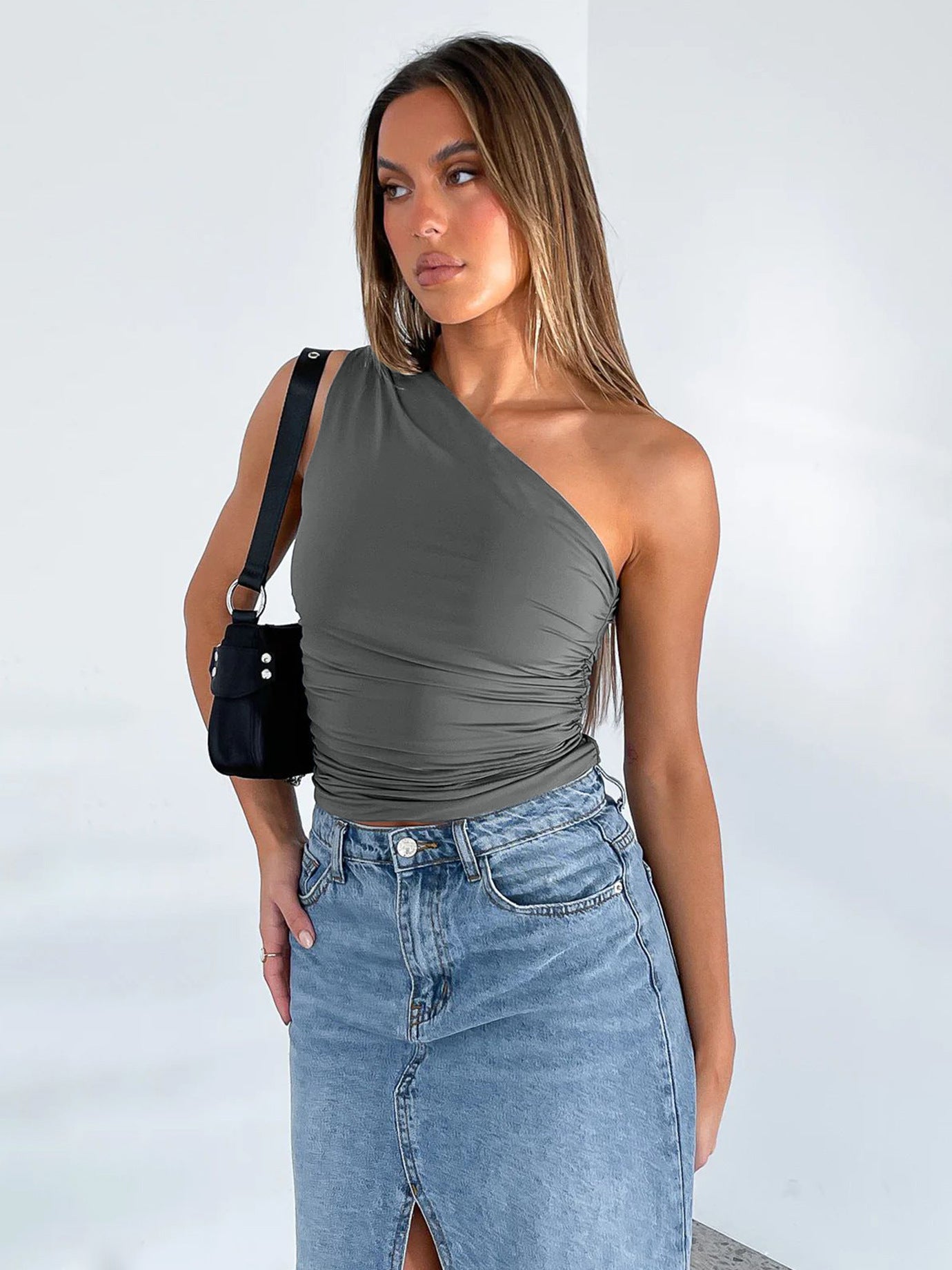 Women's Hot Shoulder Sleeveless Sexy T-shirt Design Blouses