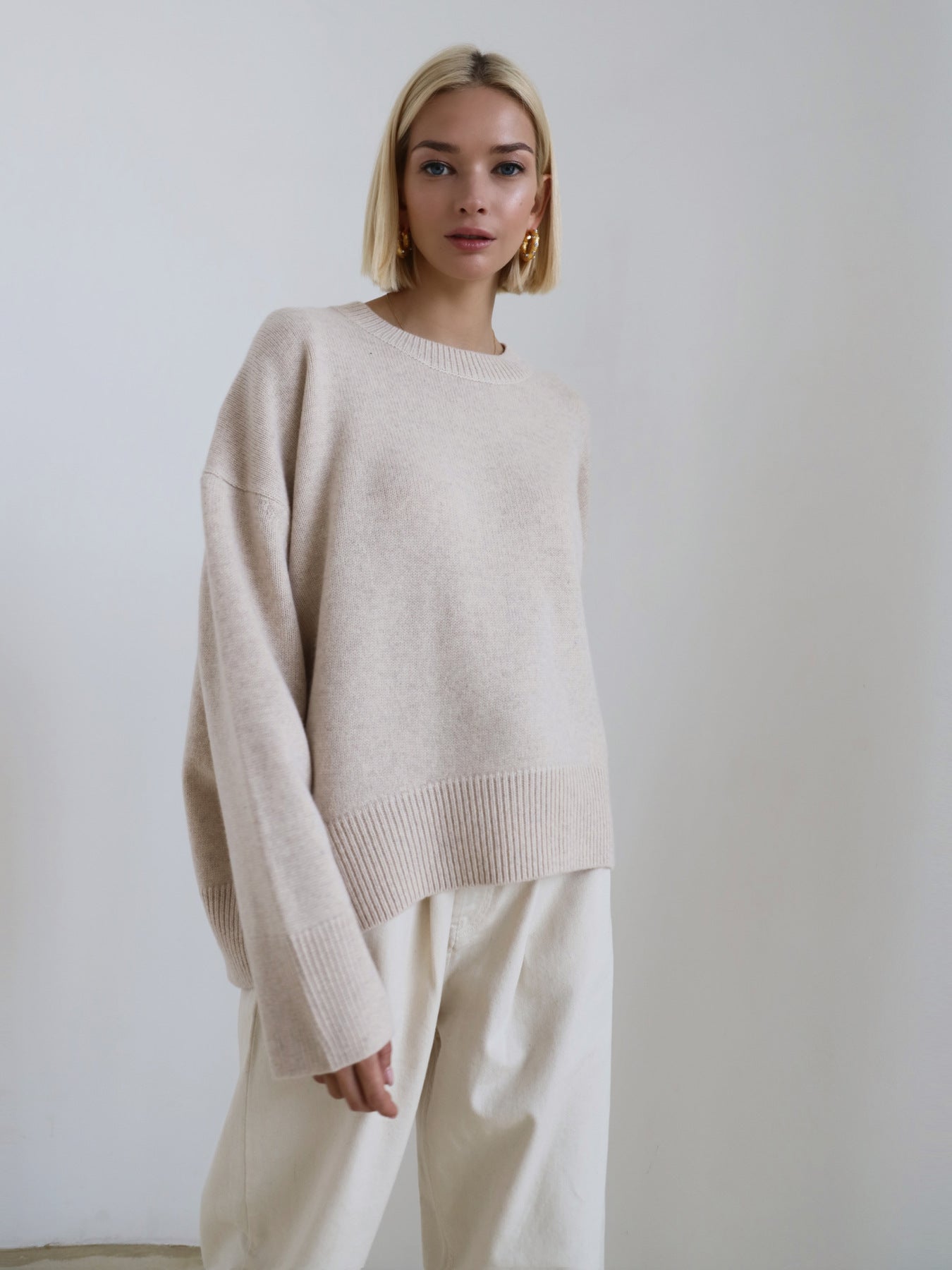 Women's Round Neck Loose Solid Color Knitwear