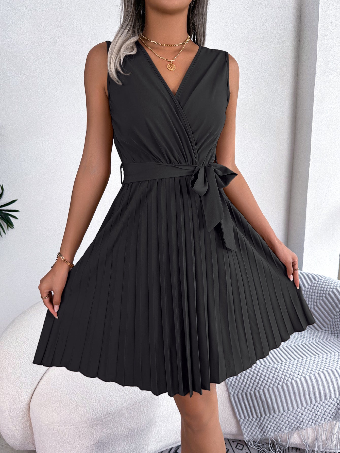 Women's Elegant Cross Sleeveless Cinched Pleated Dress Dresses